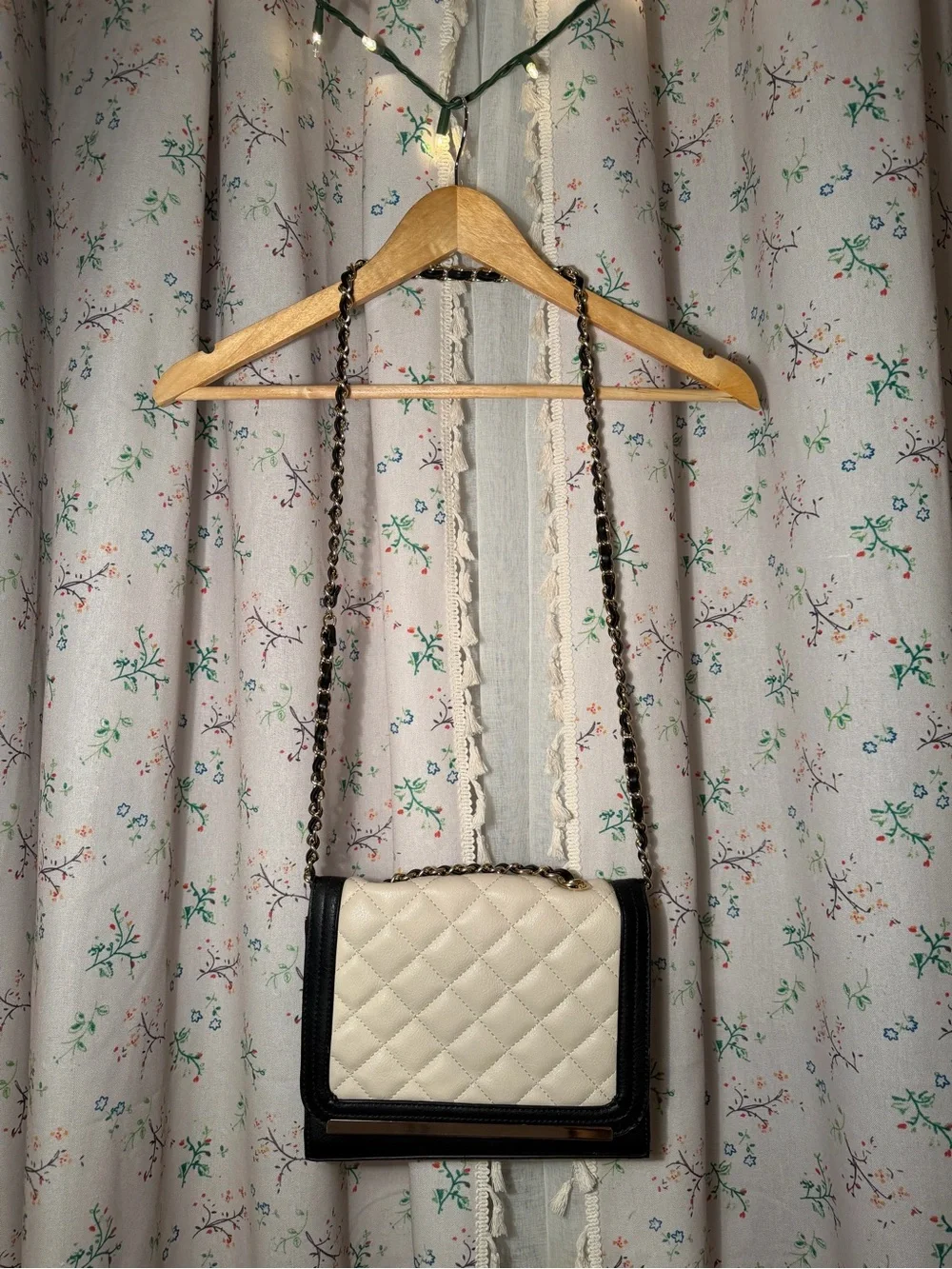 Quilted Two-Tone Chain Shoulder Bag - Cream and Black